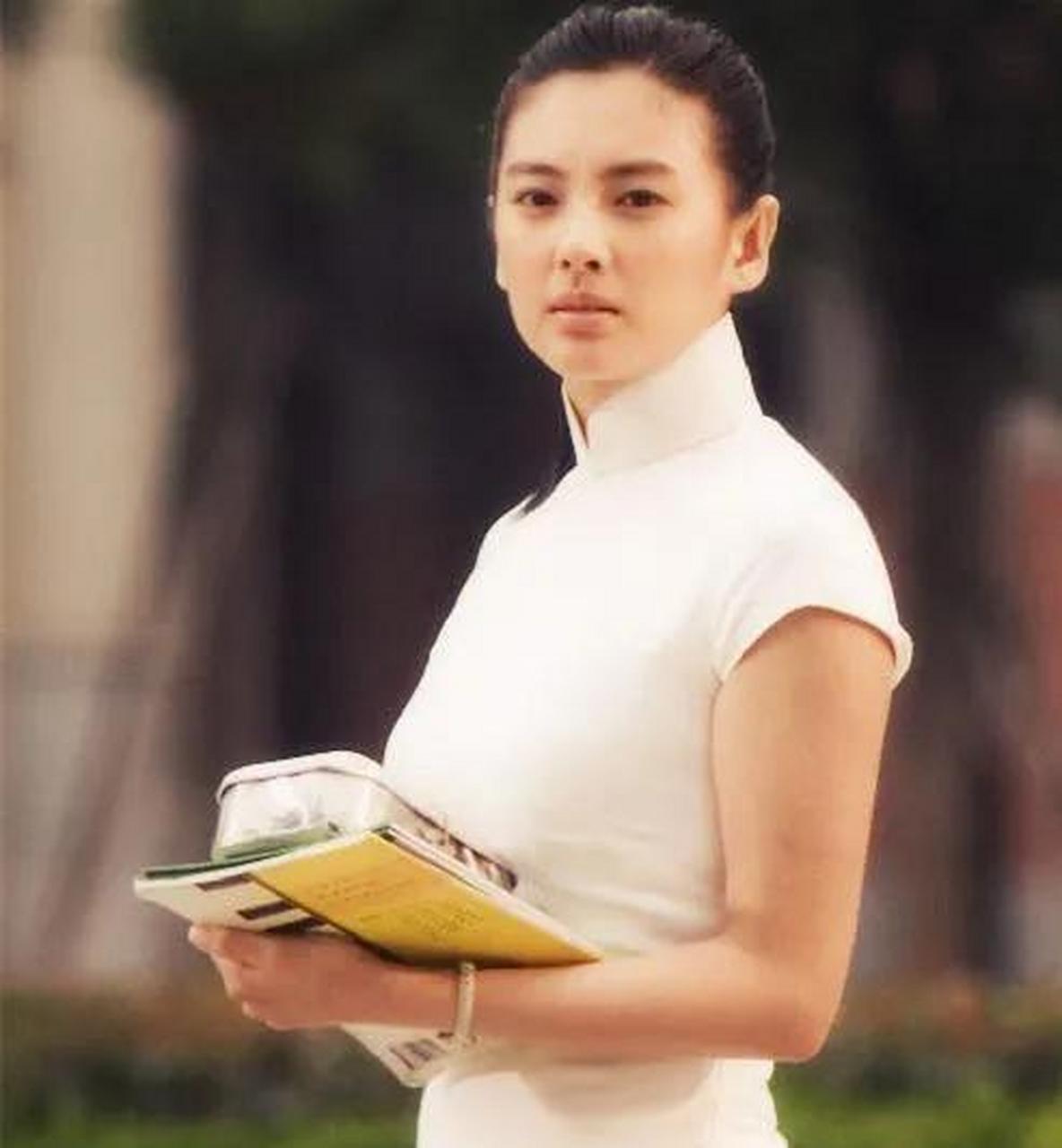 那年,张雨绮为了报答周星驰的知遇之恩,承诺零片酬出演《美人鱼》