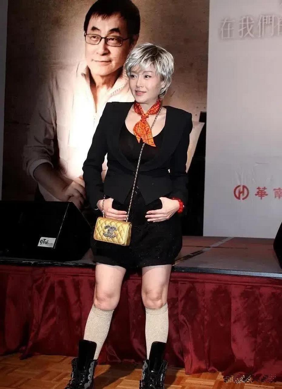 万梓良前妻恬妞