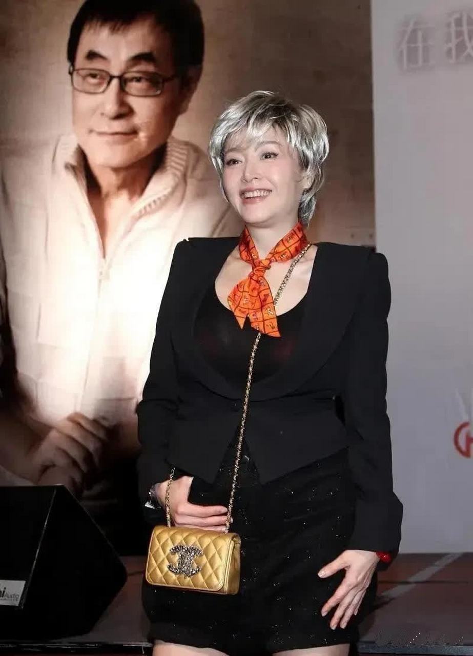 万梓良前妻恬妞