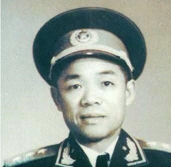 最擅海战的开国上将,挥兵解放海南岛,担任福州军区司令员16年