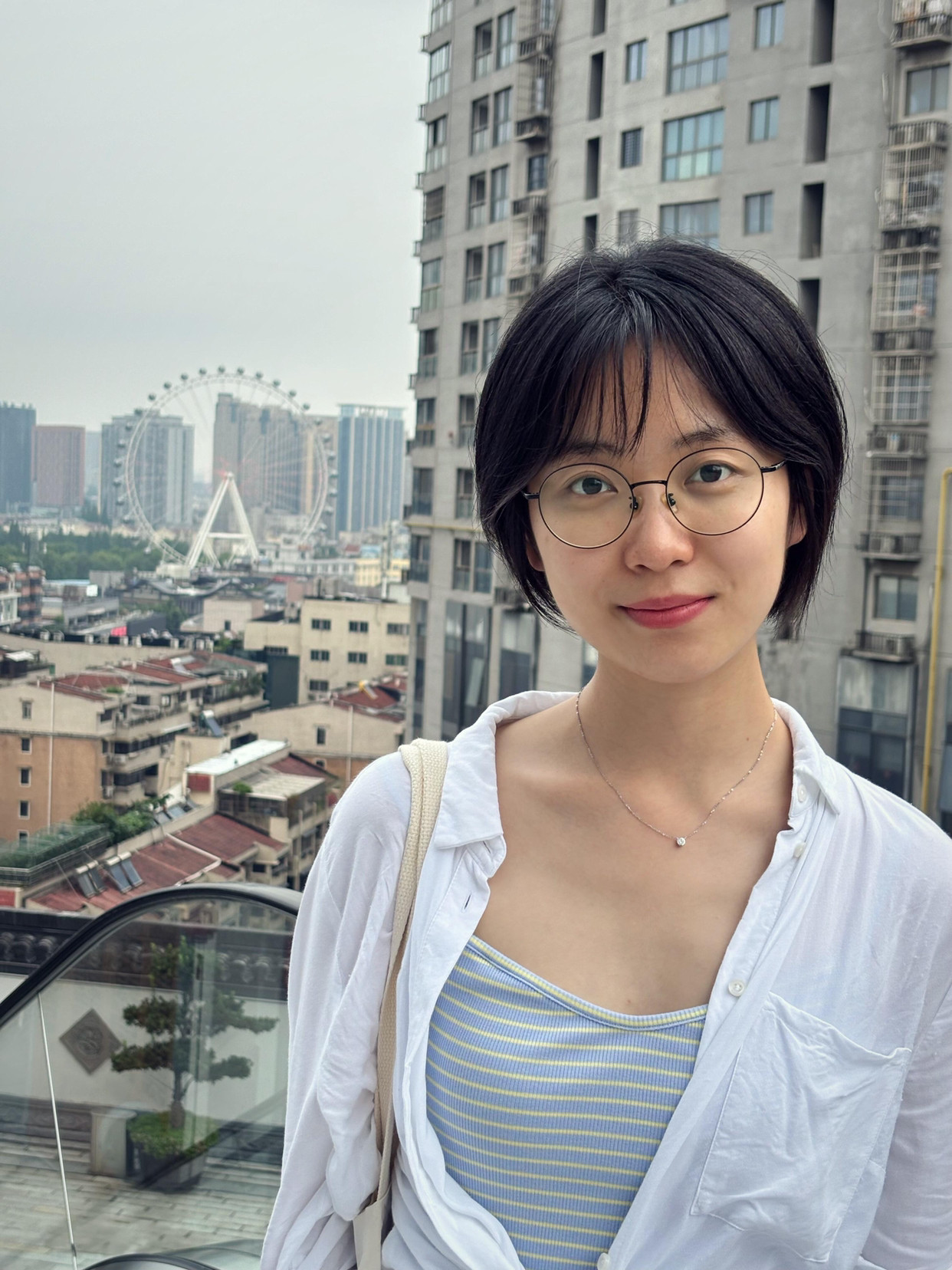 戴眼镜的美女为啥那么漂亮