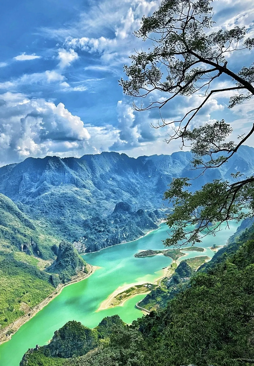 夏日慢慢游# 在广西百色市凌云县有个被誉为"广西的泸沽湖"的景区,就