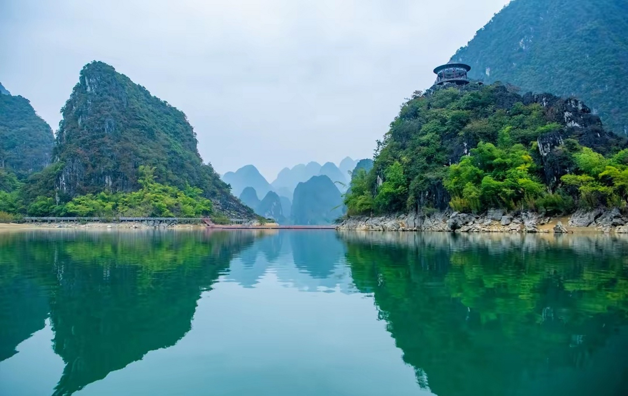 夏日慢慢游# 在广西百色市凌云县有个被誉为"广西的泸沽湖"的景区,就