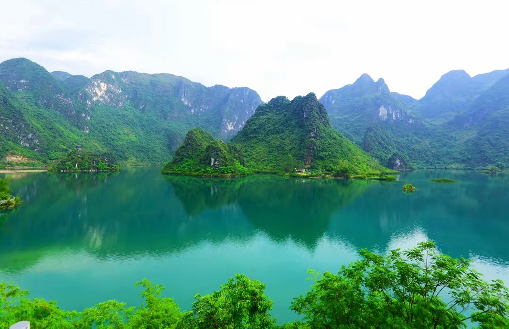 夏日慢慢游# 在广西百色市凌云县有个被誉为"广西的泸沽湖"的景区就 