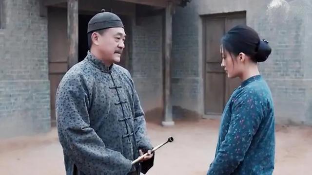 拍摄《白鹿原》时,李沁突然对何冰说:何老师,你心跳好快呀!