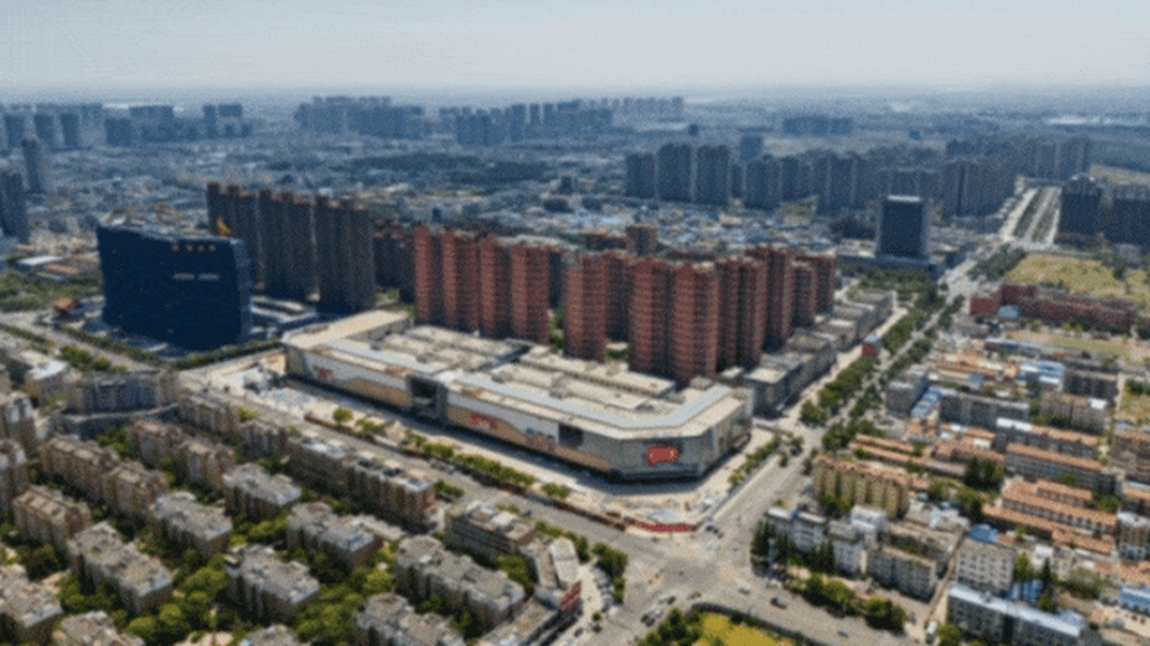 新城控股泗州吾悦广场在场景的搭建上,充分发挥新城商业沉淀的建筑