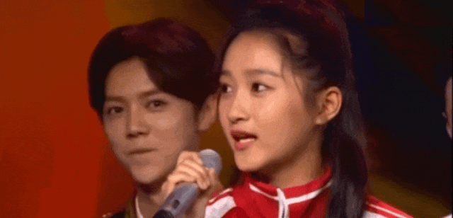 关晓彤,内娱小生的身高尺