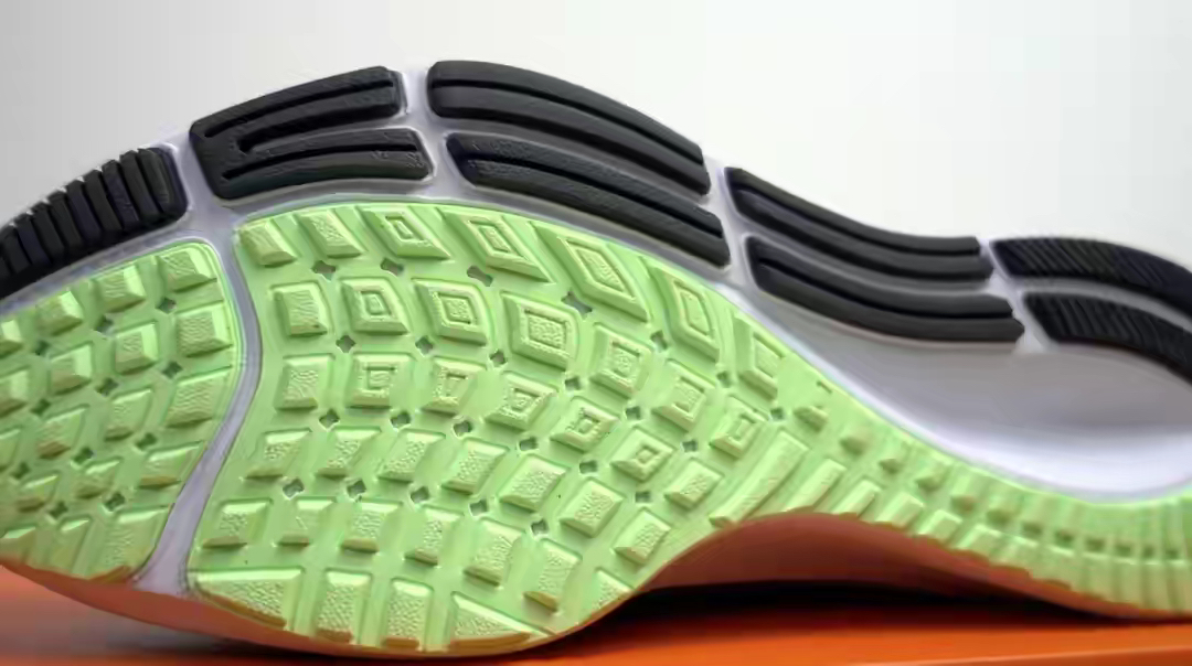 气垫形态再变身——nike zoom pegasus 37(飞马37)开箱测评