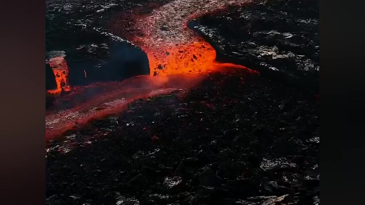 你敢相信吗这是冰岛火山喷发时的场景