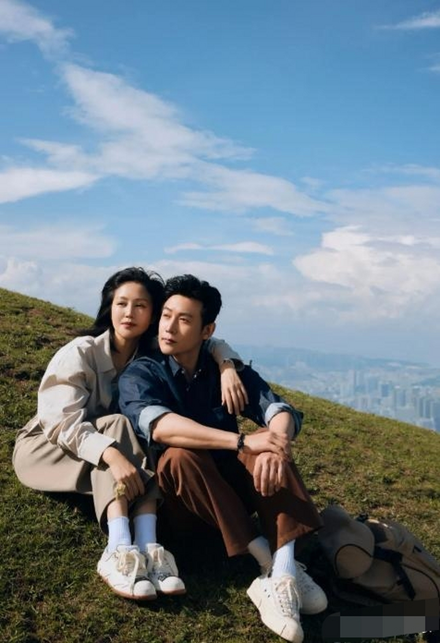 陆毅和妻子在大理.很唯美,恩爱,浪漫的一组照片.