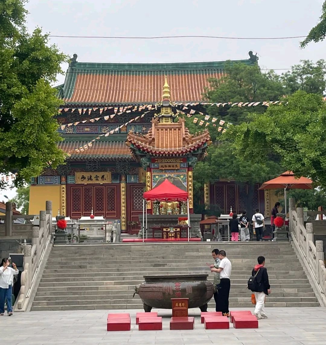 先有大直沽后有天津卫,这里的荐福观音寺,三面环路闹中取静