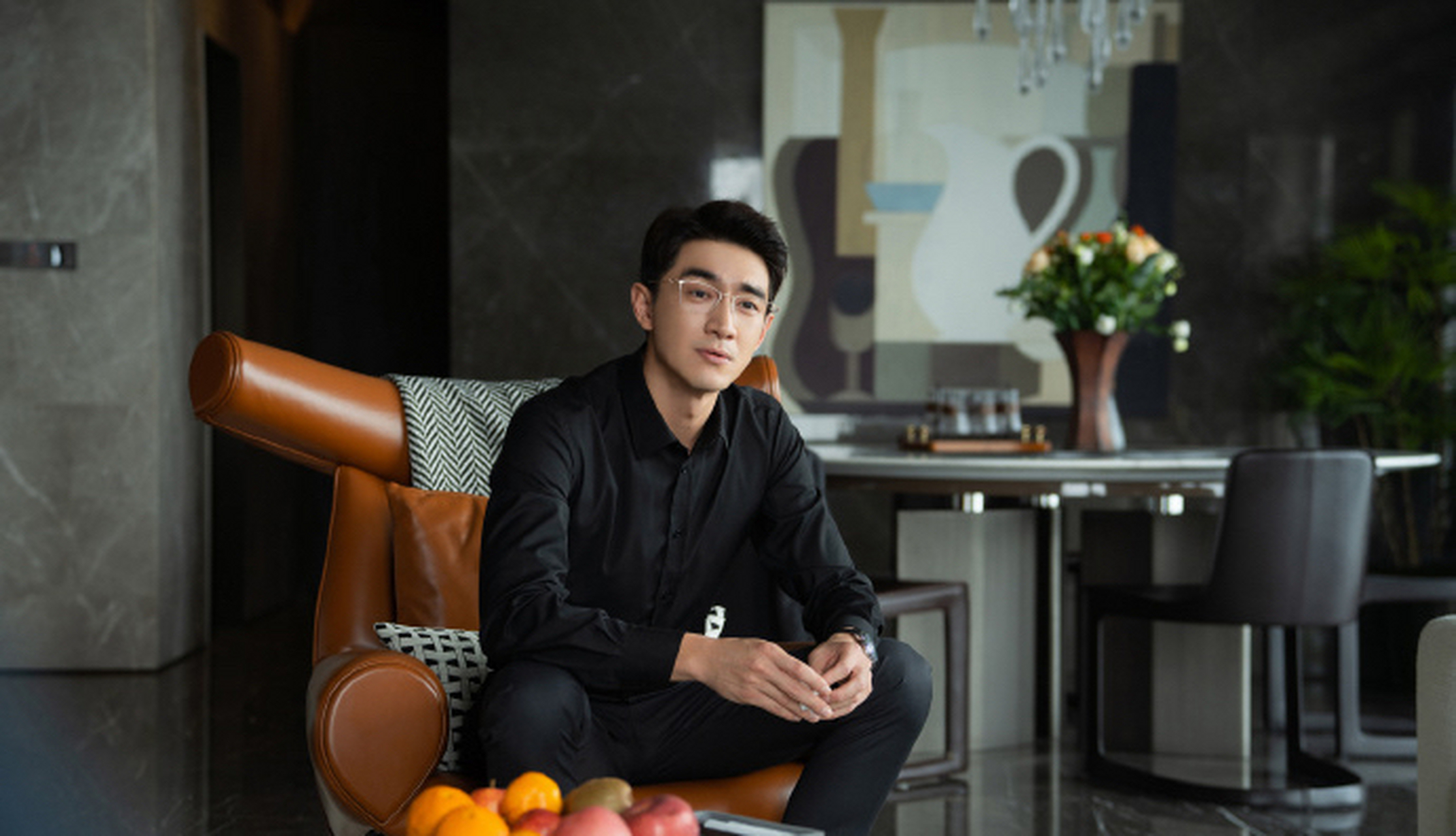 林更新成为去哪儿旅游代言人,与《玫瑰的故事》中小太初扮演者同框,让