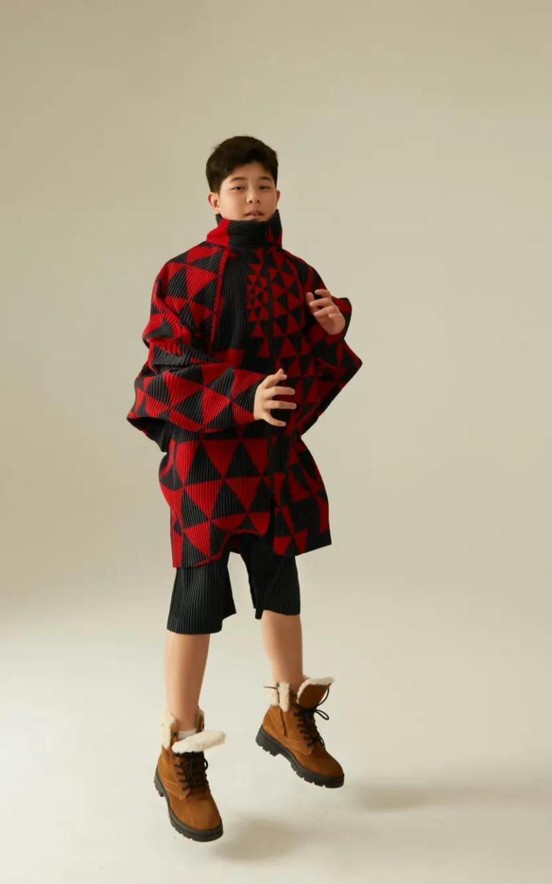 胡可沙溢大儿子安吉拍杂志大片