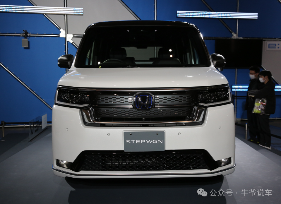 本田stepwgn,大7座mpv,才卖15万起,一公里4毛