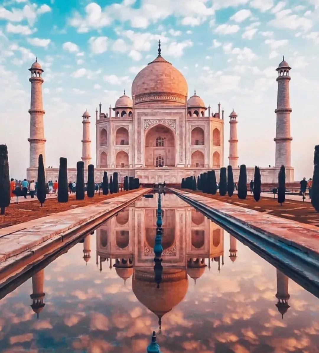 拍身边建筑,用对称构图,一不小心美成大片!