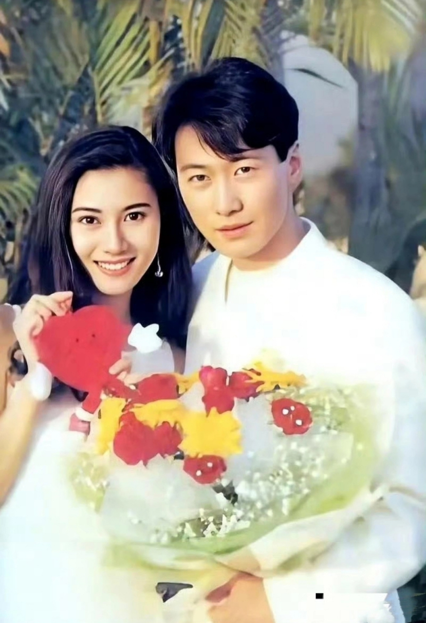 李嘉欣和刘德华,黎明的合照,李嘉欣的颜值真的是太美了.