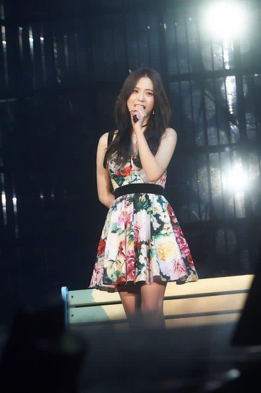 jisoo金智秀大阪演唱会solo舞台造型