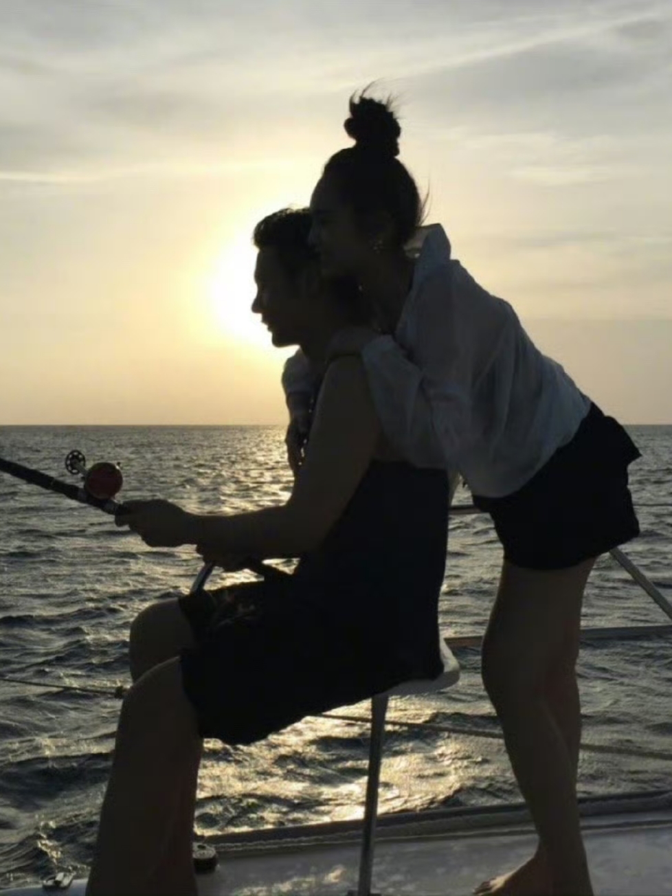 杨丞琳连续十年为李荣浩庆生# 杨丞琳连续十年的给老公李荣浩庆生