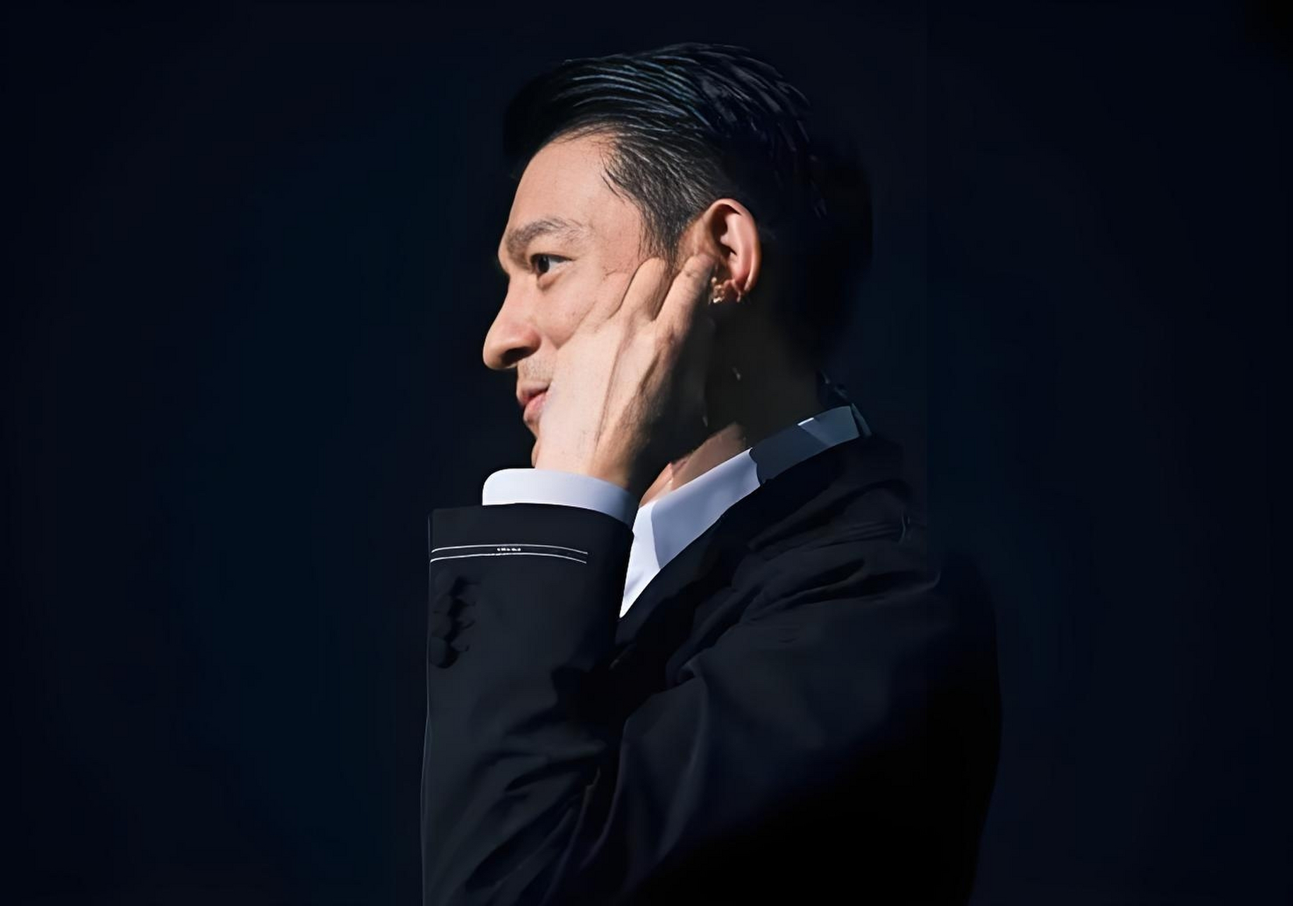 刘德华演唱会第一排被炒到68880元 网友:真是一票难求.