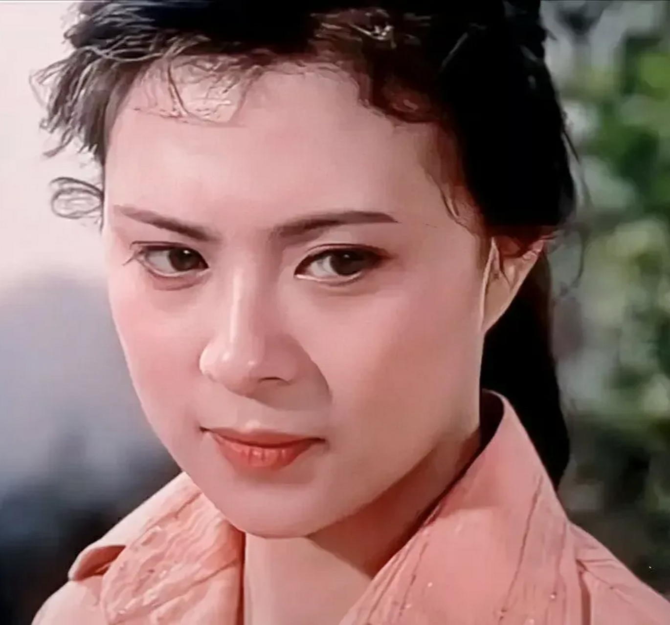 刘佳在 1977 年拍摄《黑三角》时年仅 17 岁.