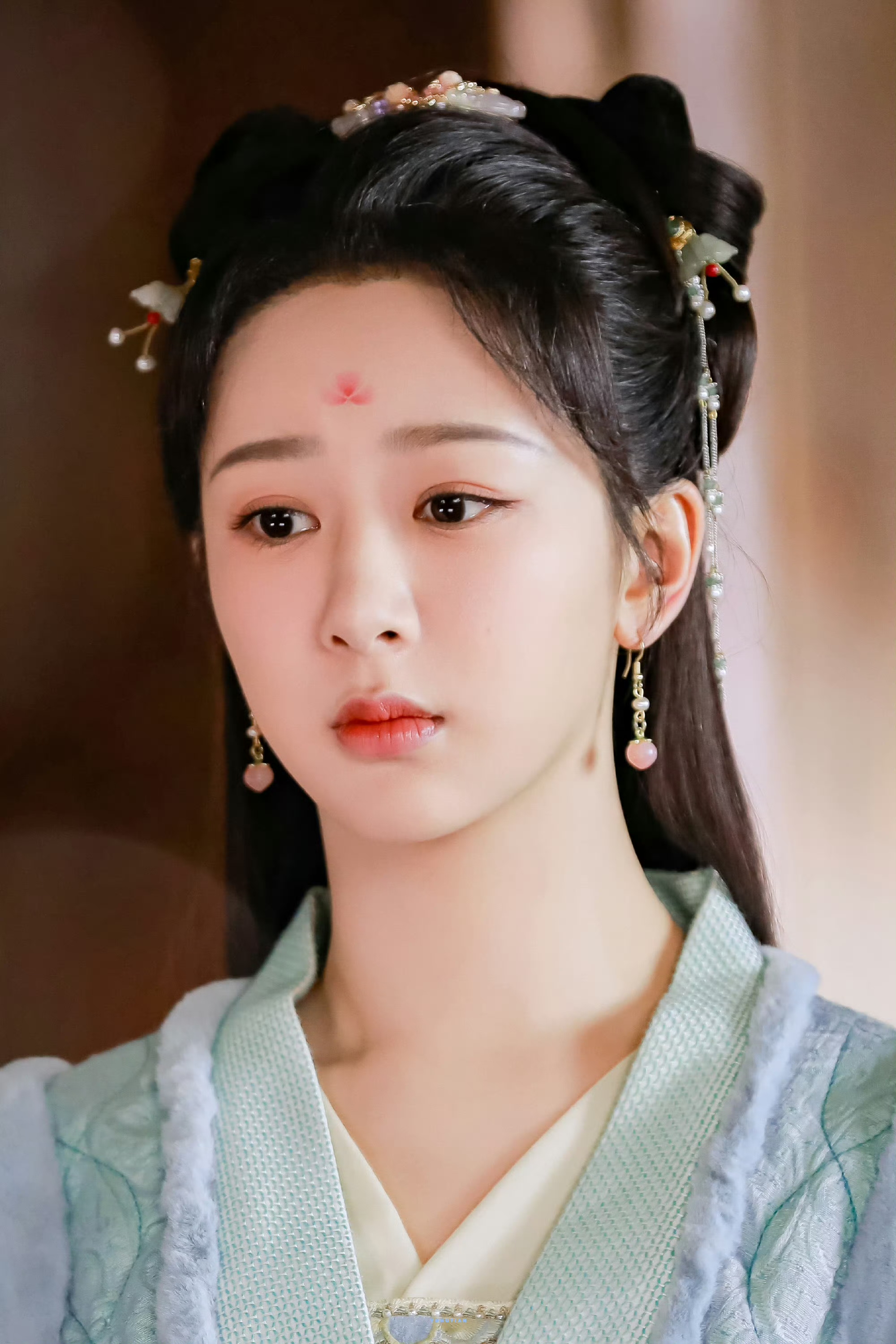 杨紫古装造型壁纸背景图分享～