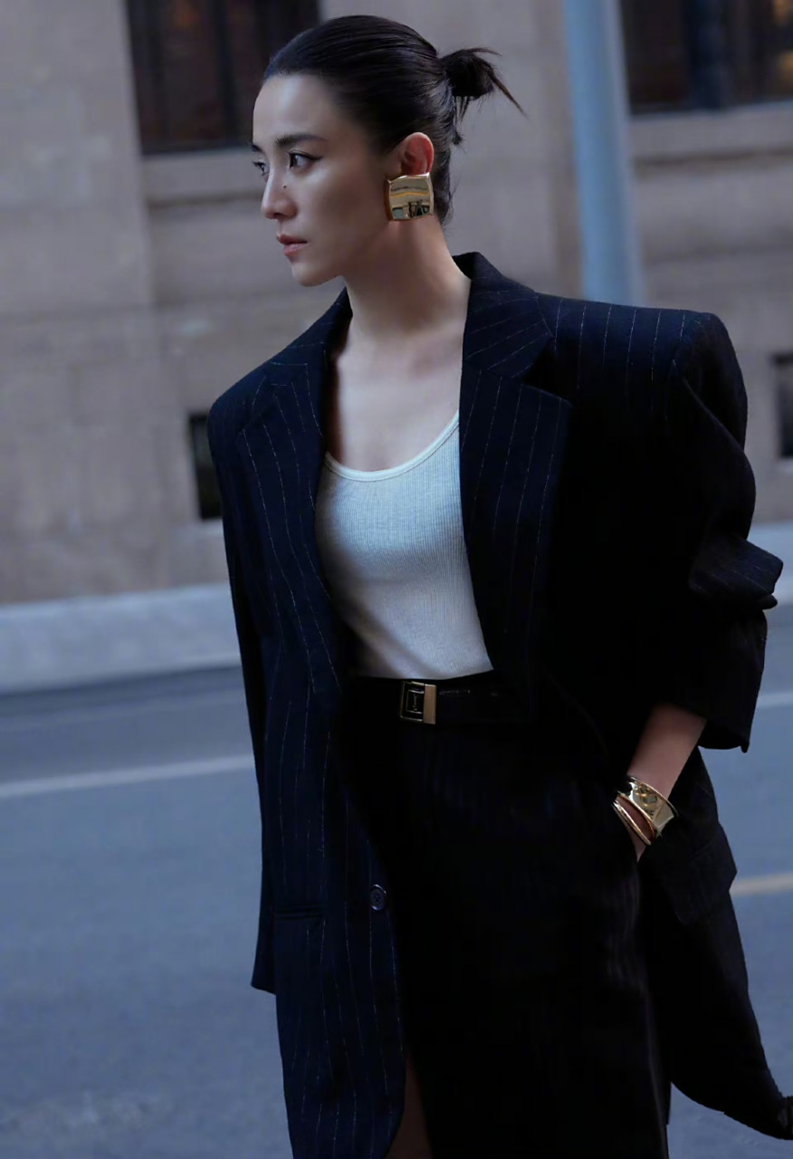 宋佳的随性风穿搭,女神就是女神,每一种穿衣风格,都这么有范儿!