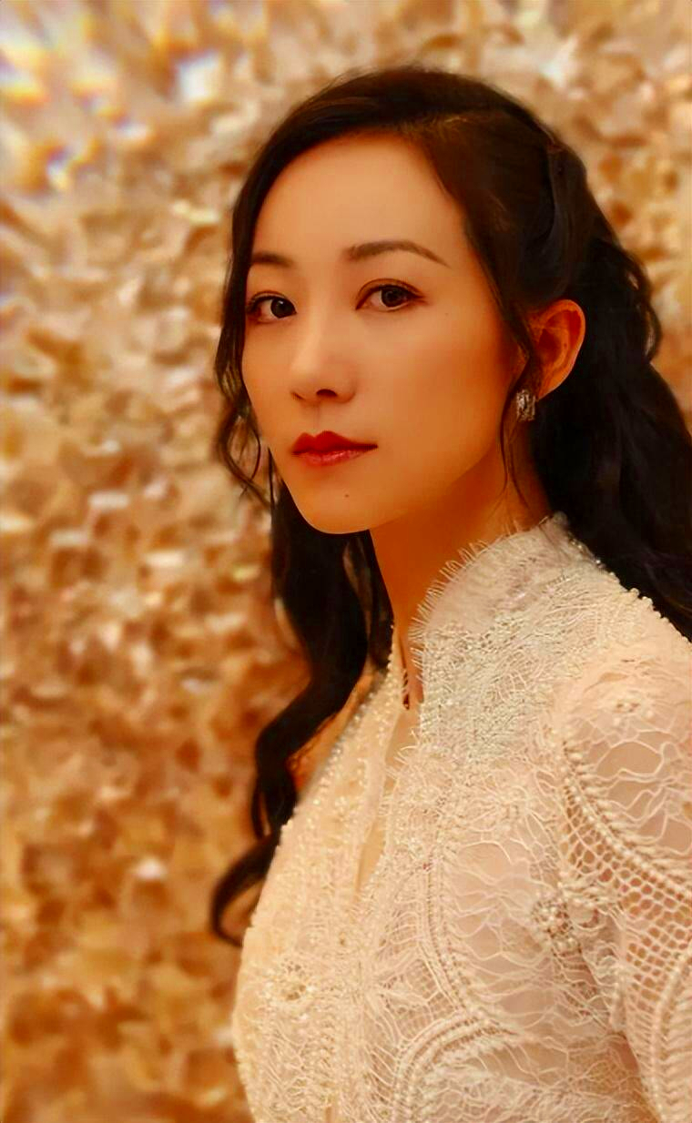 韩雪和富商万山约会照被曝!两人年龄相差18岁,现在感情稳定