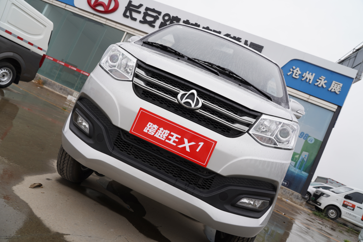 能拉,能跑,能赚钱,仅需3.98万,长安跨越王x1轻轻松松开回家