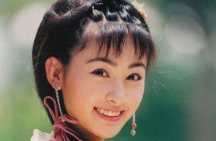 军艺校花王雅琦,被大25岁张铁林抛弃后,嫁专业"坏蛋"幸福圆满