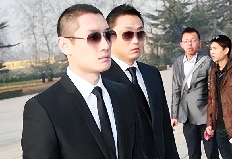 演员李钰:方瑜扮演者,33岁去世穿婚纱下葬,如今男友已结婚生子