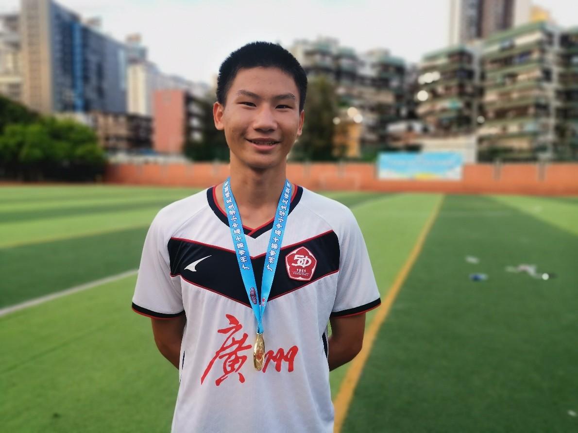 广州五中清北班高中生首发!时隔五年再夺广州校园足球超级组冠军