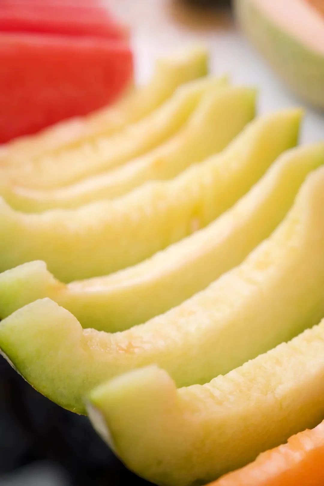 新疆沙漠里缺的水,原来都在这瓜里了