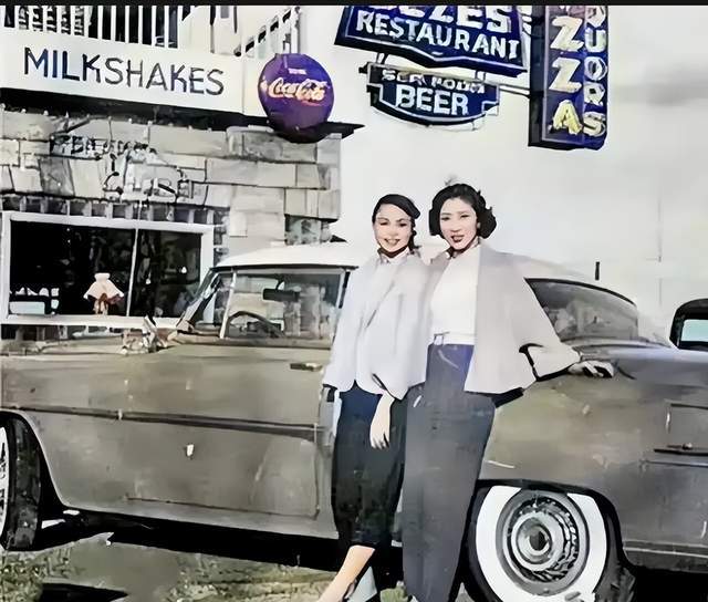 1952年,王玉龄和姨夫孙立人,姨妈张晶英在台北,一张罕见的合影