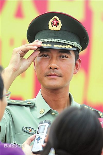 我国国旗护卫队十大擎旗手