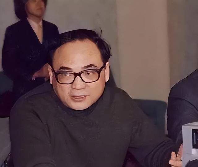 丁关根同志的简历