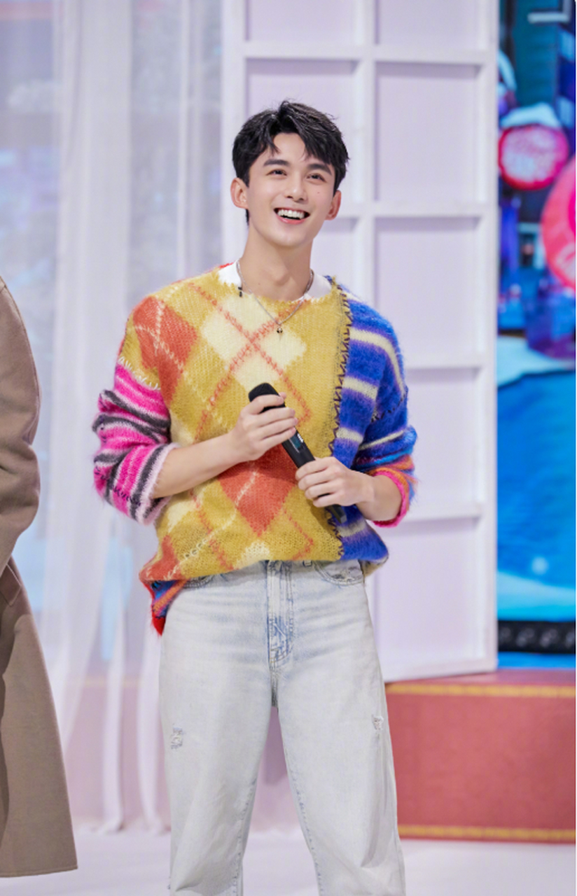 吴磊穿这件衣服也太好看了吧?