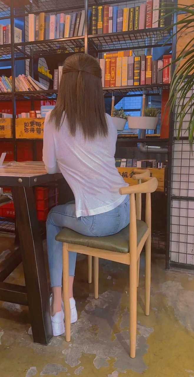 小姐姐这背影妥妥的淑女范啊