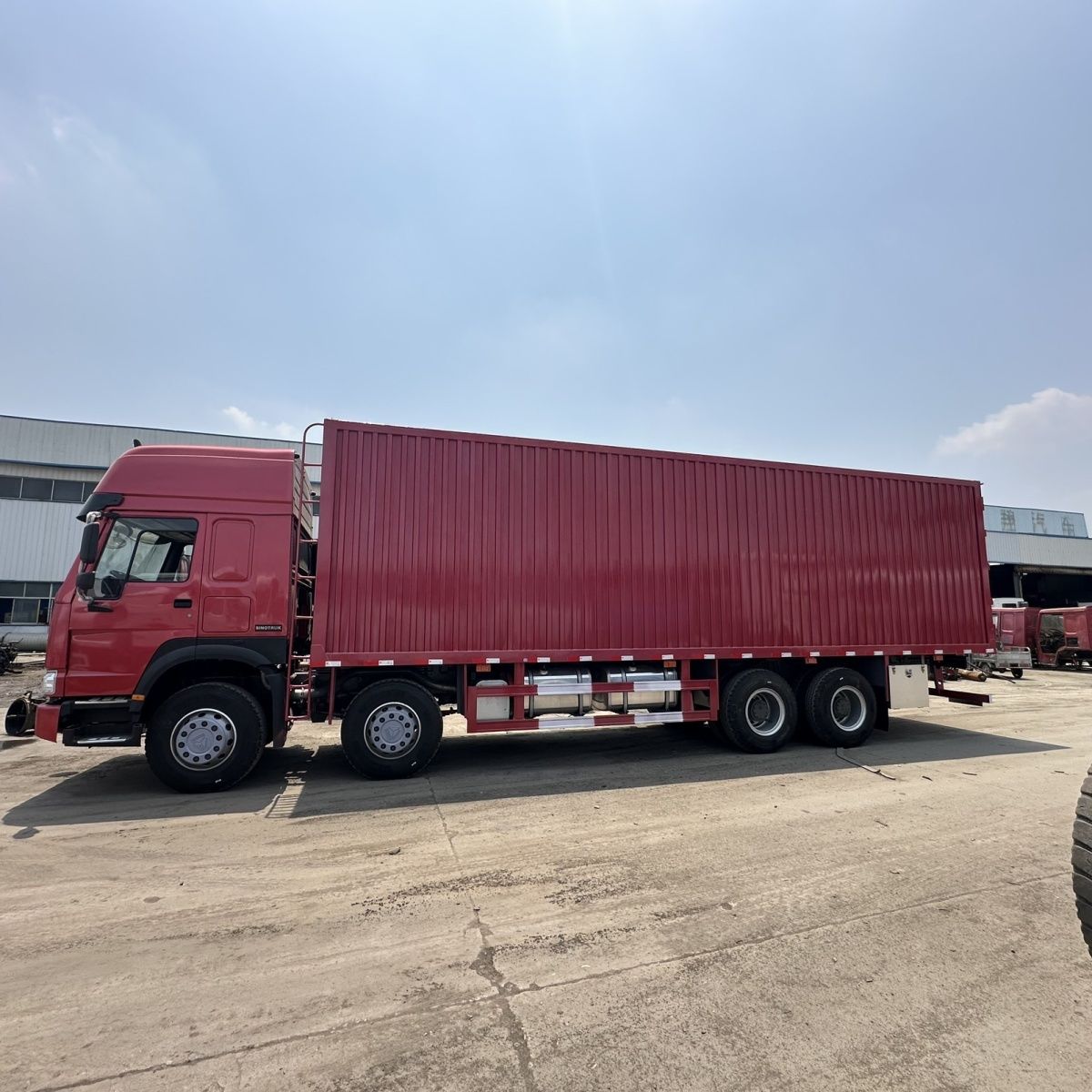 前四后八集装箱载货车