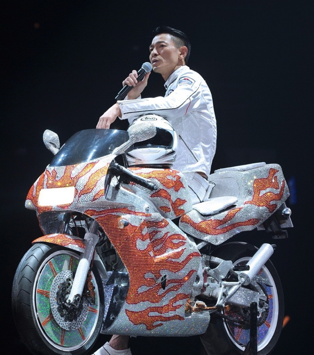 花1万5买一张刘德华上海演唱会的门票,你会舍得吗?