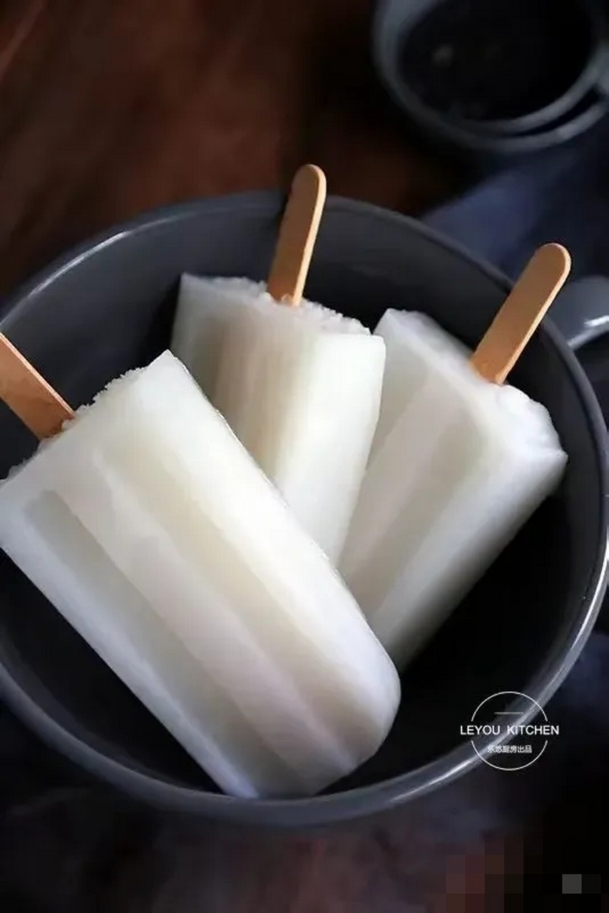 七十年代末期!工厂所为提高工人福利,办了个冰棍厂.