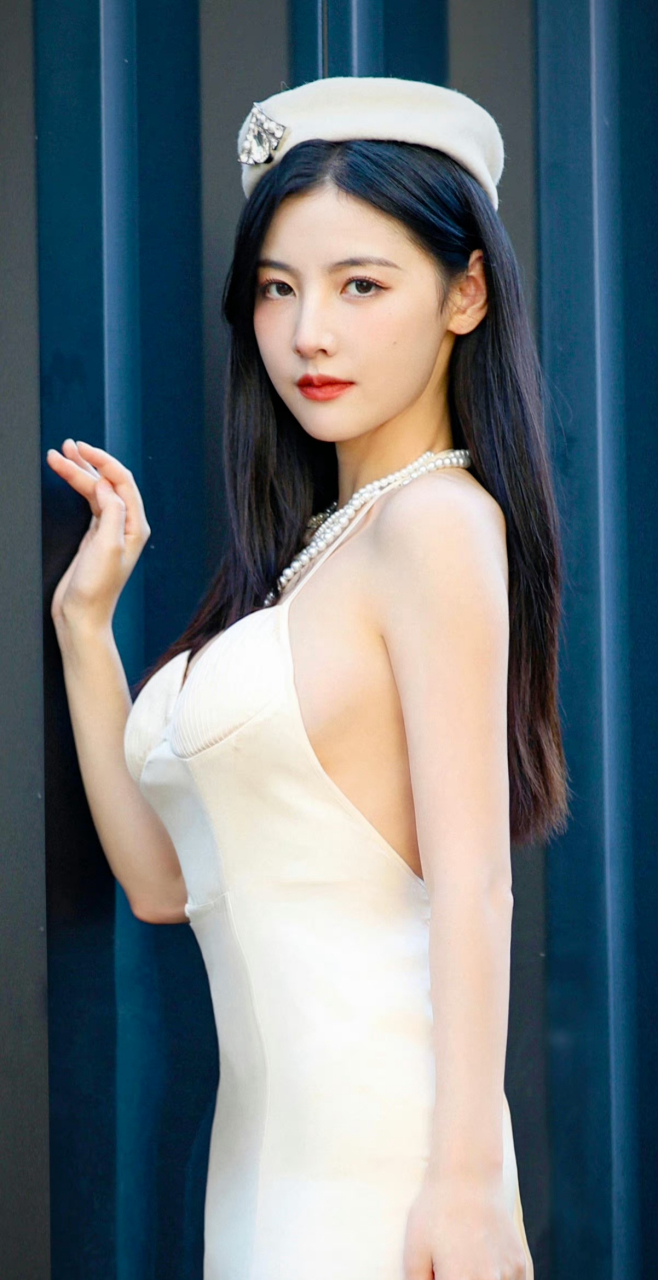 性感可人的美女赵粤壁纸背景图分享来啦哈