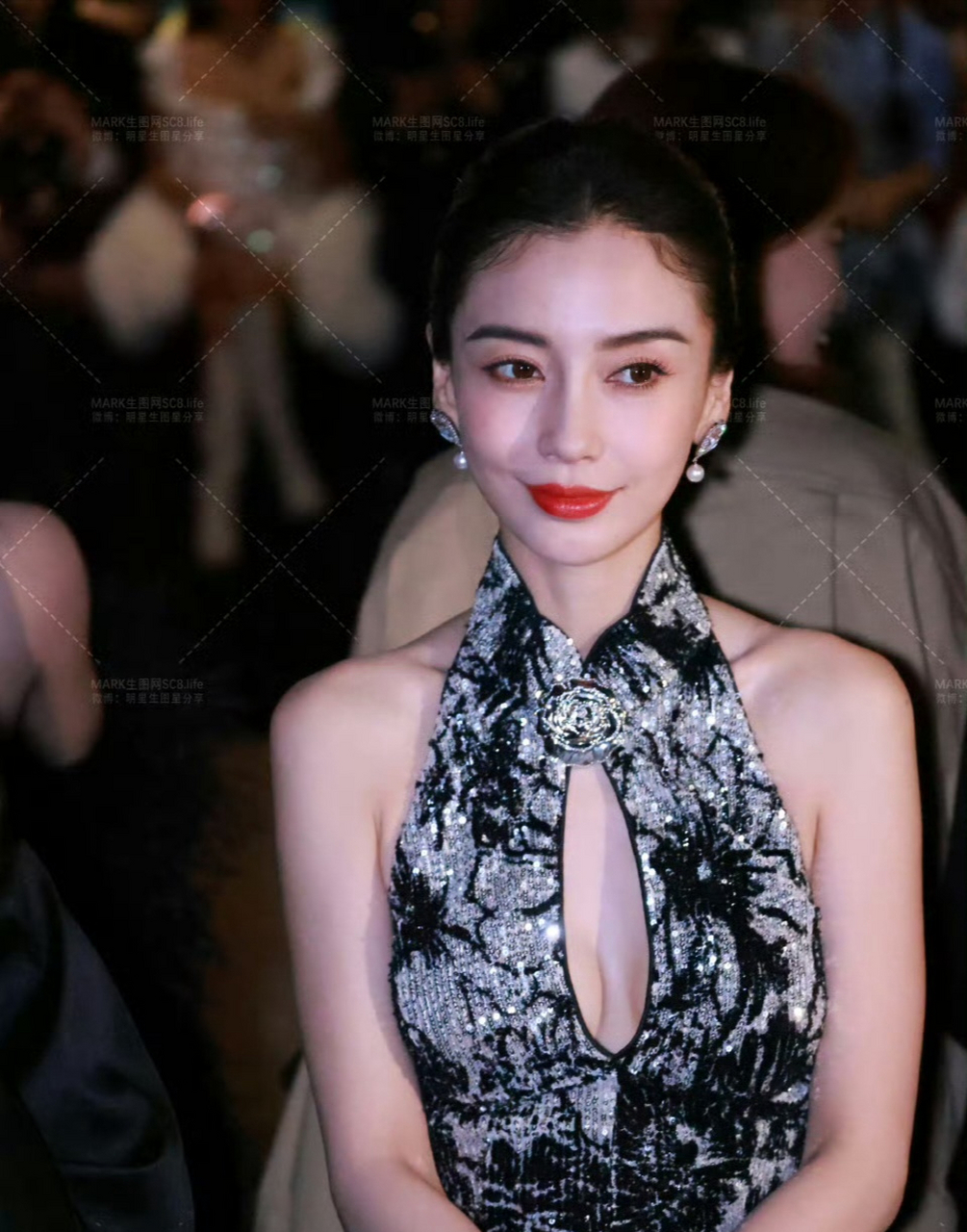 杨颖,镂空旗袍造型,优雅大方,性感动人