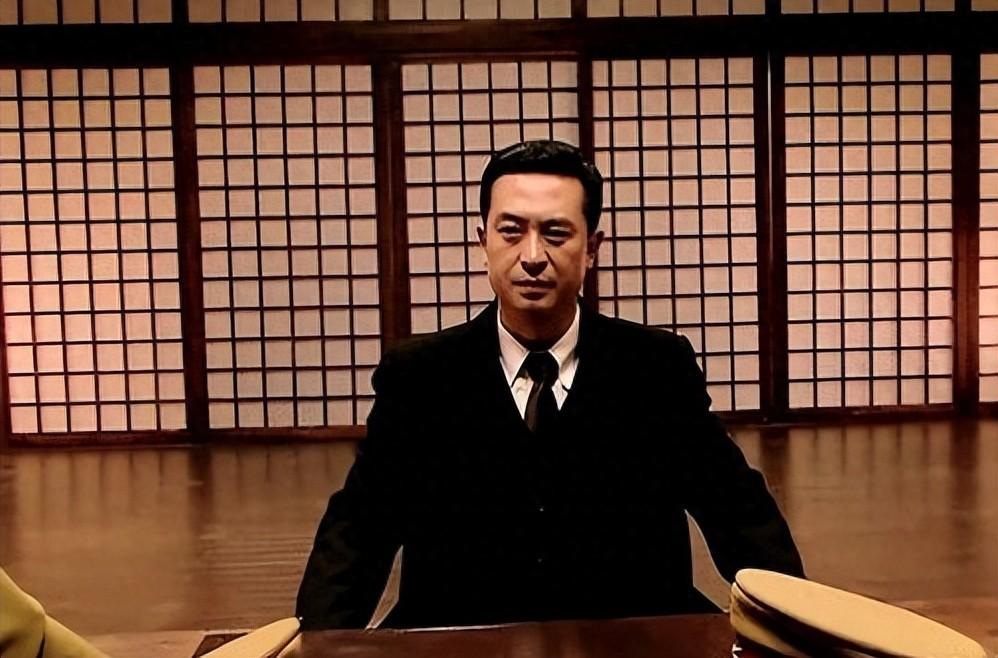 《悬崖》顾秋妍根本不知,她把老公带回家后周乙发火的真相