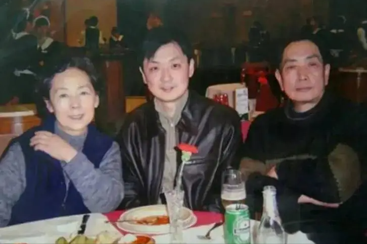 演员刘尚娴坦言:这辈子最庆幸的事,就是嫁给救赎自己的初恋丈夫