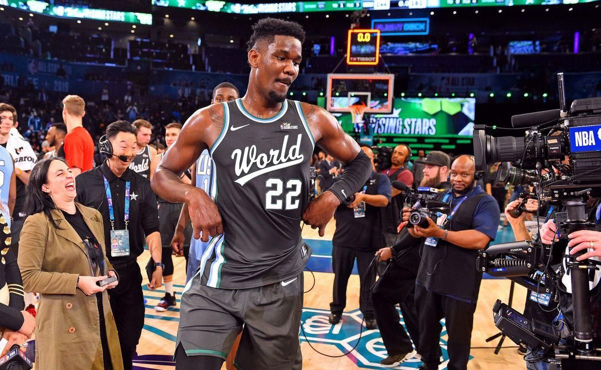 7月11日,随着奥运男篮资格赛决赛的尘埃落定,太阳队中锋德安德烈-艾顿