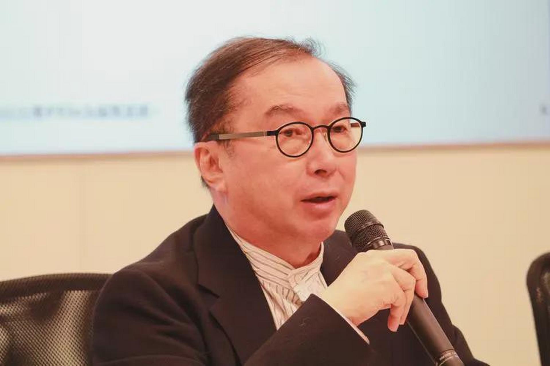 台湾十大富豪: 第1名,林百里(广达集团):435亿元 第2名,张聪渊(宏福