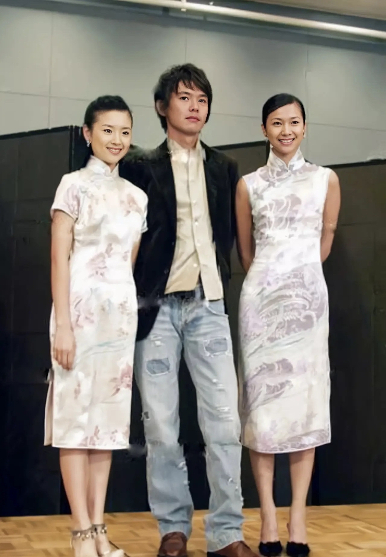 同样都是穿旗袍,你觉得董洁好看还是徐静蕾好看?