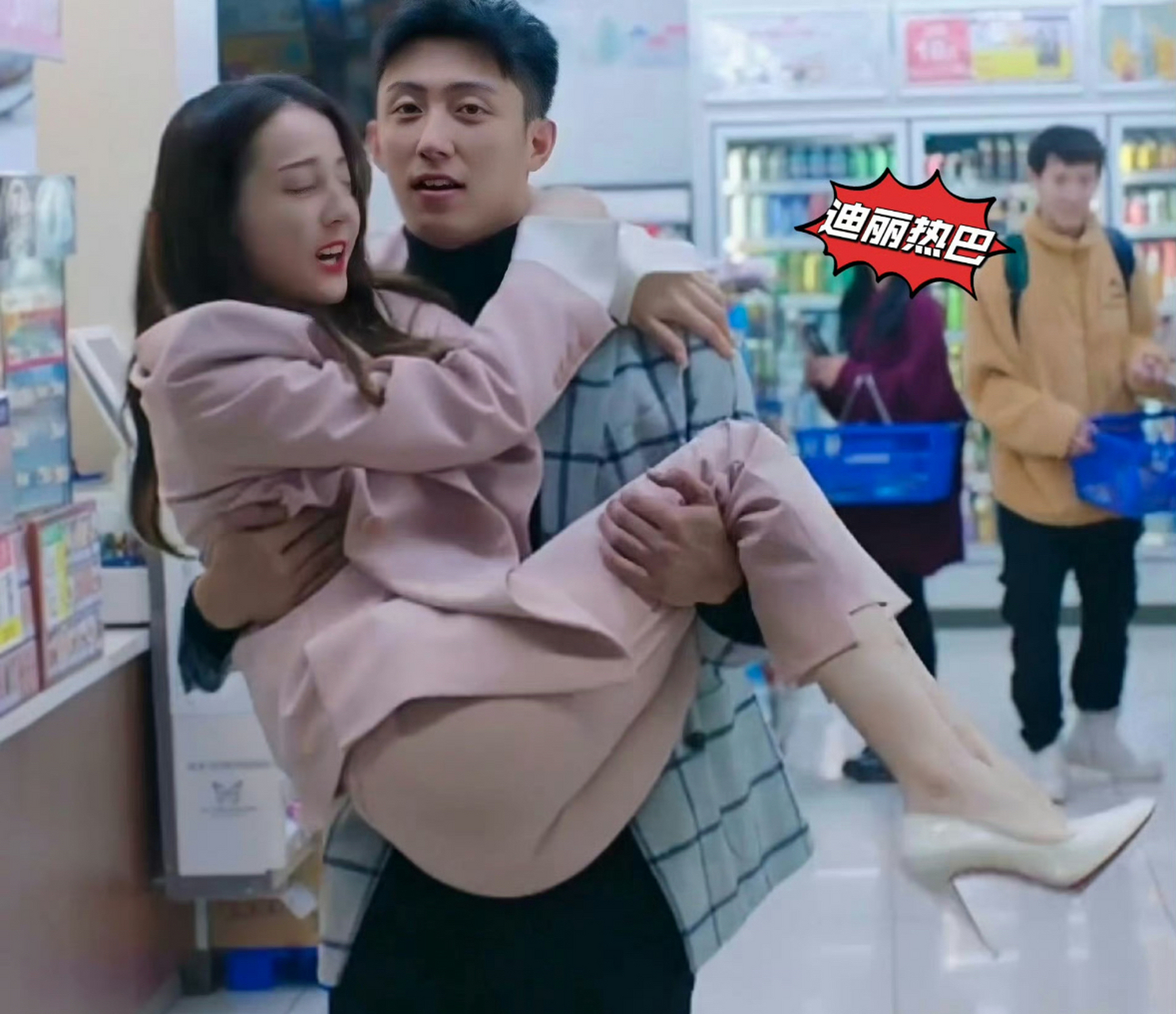 女明星被公主抱合集