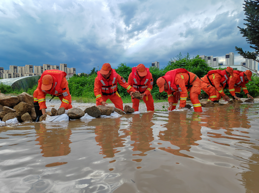 严阵以待护安澜,坚决打赢防汛抢险救灾硬仗
