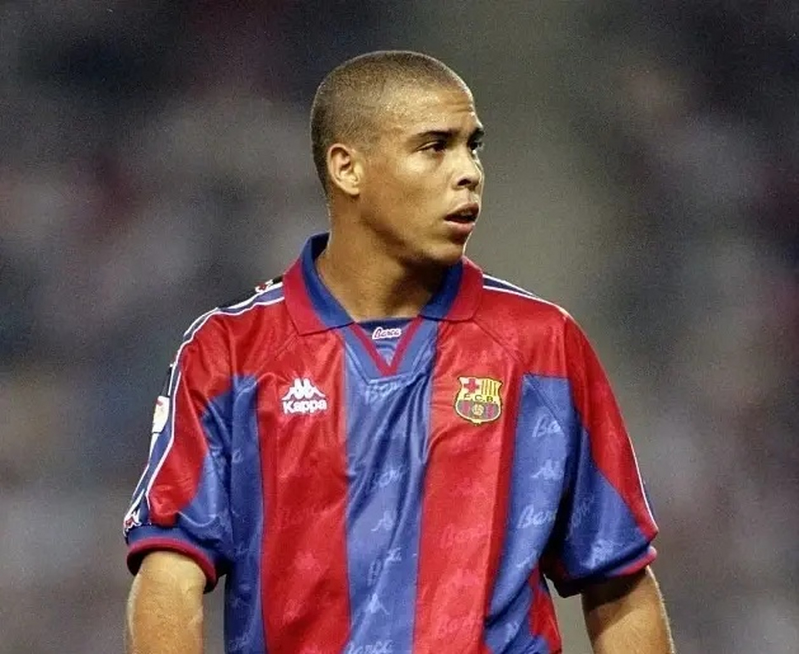 罗纳尔多才能代表足球 巴西传奇左后卫卡洛斯曾表示,自己的巴西同胞